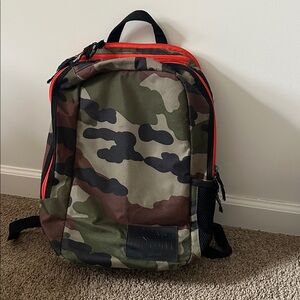 Flag nor Fail camo backpack